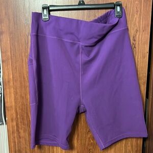 NWOT pop fit bike shorts with pockets
